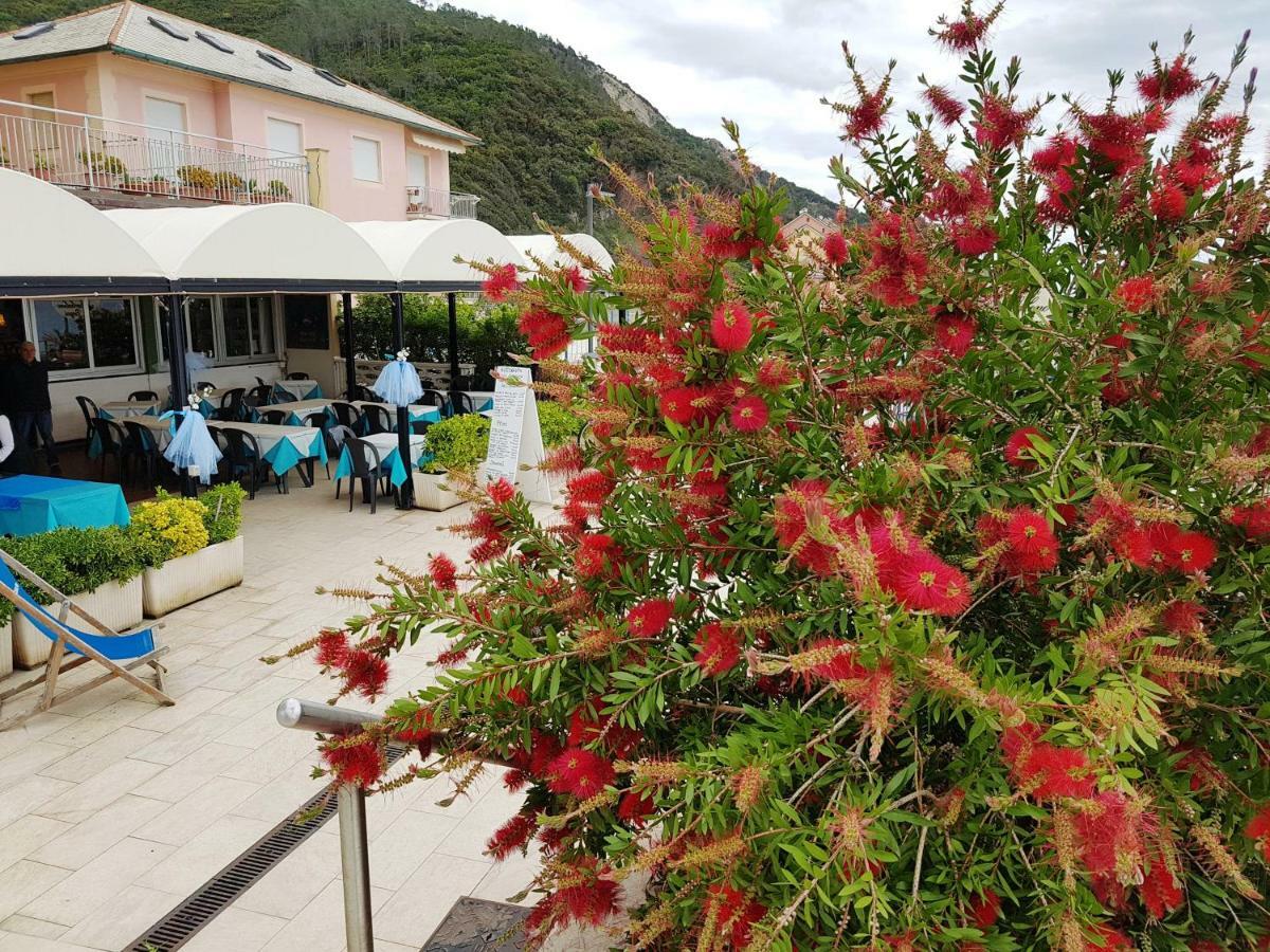 Albergo La Lampara เดวามารีนา ภายนอก รูปภาพ